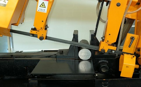 冷水滩数控带锯床自动送料精度会出现偏差吗？